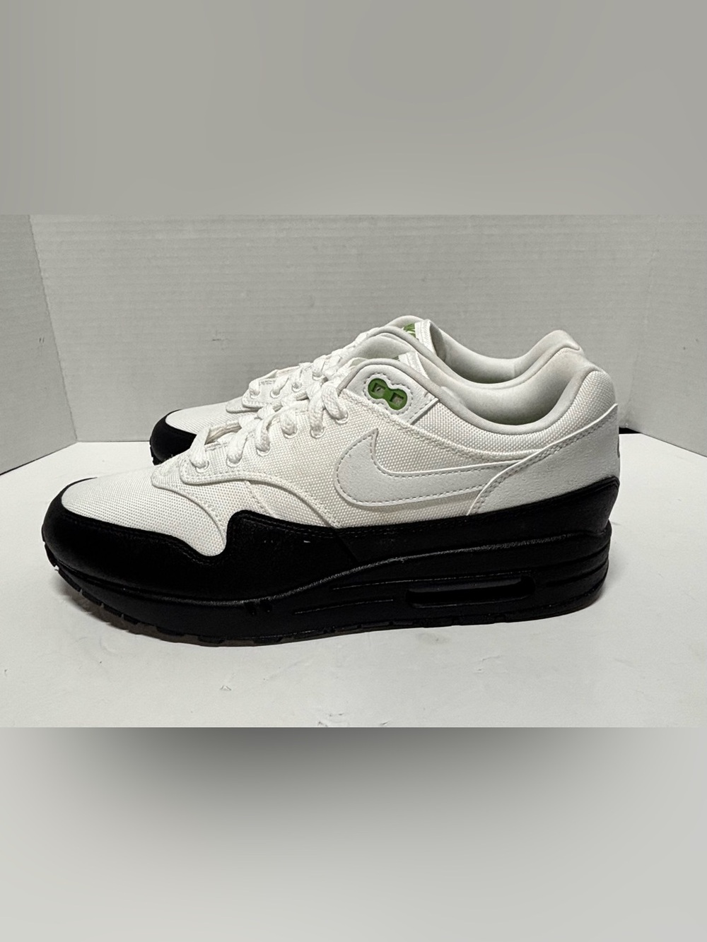Size 10 Nike Air Max 1 SE Summit White Black Chlorophyll FZ5160-121 Men's
